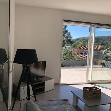 Maison 8 Personnes Impasse Paradis Nyaraló *